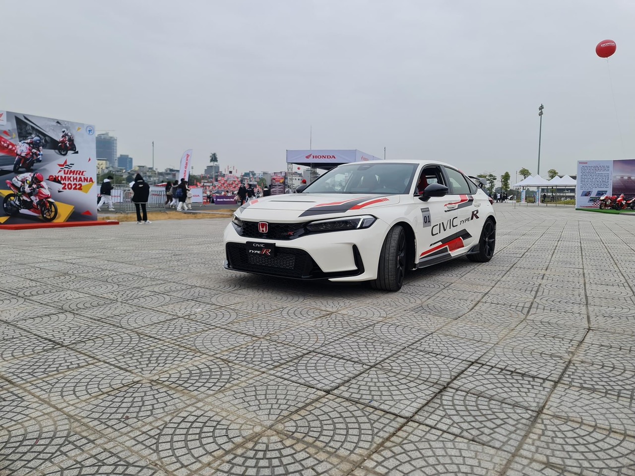 Honda Civic Type R Giá lăn bánh Thông tin Xe  Ưu đãi tháng 082023