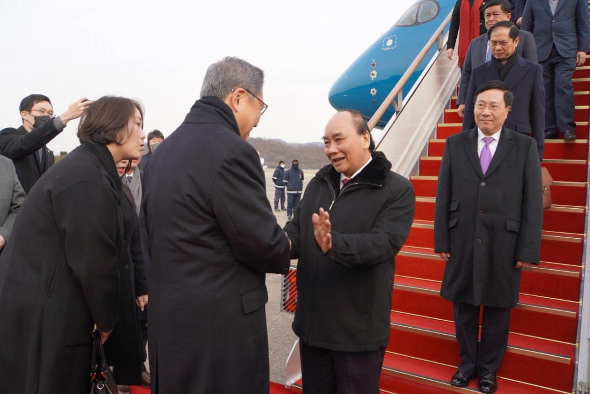 Chủ tịch nước Nguyễn Xuân Phúc tới Seoul, bắt đầu thăm chính thức Hàn Quốc - Ảnh 1.