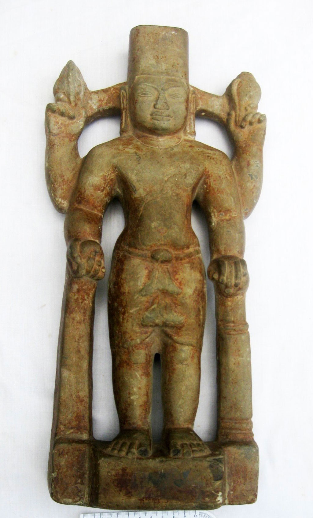 Trên đất Long An đào được nhiều tượng cổ Ấn Độ giáo, có cả tượng cổ quý hiếm là bảo vật quốc gia - Ảnh 2.