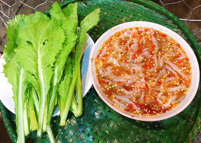 Những đặc sản ăn sống đặc trưng ở Việt Nam không phải ai cũng can đảm thử - Ảnh 9.