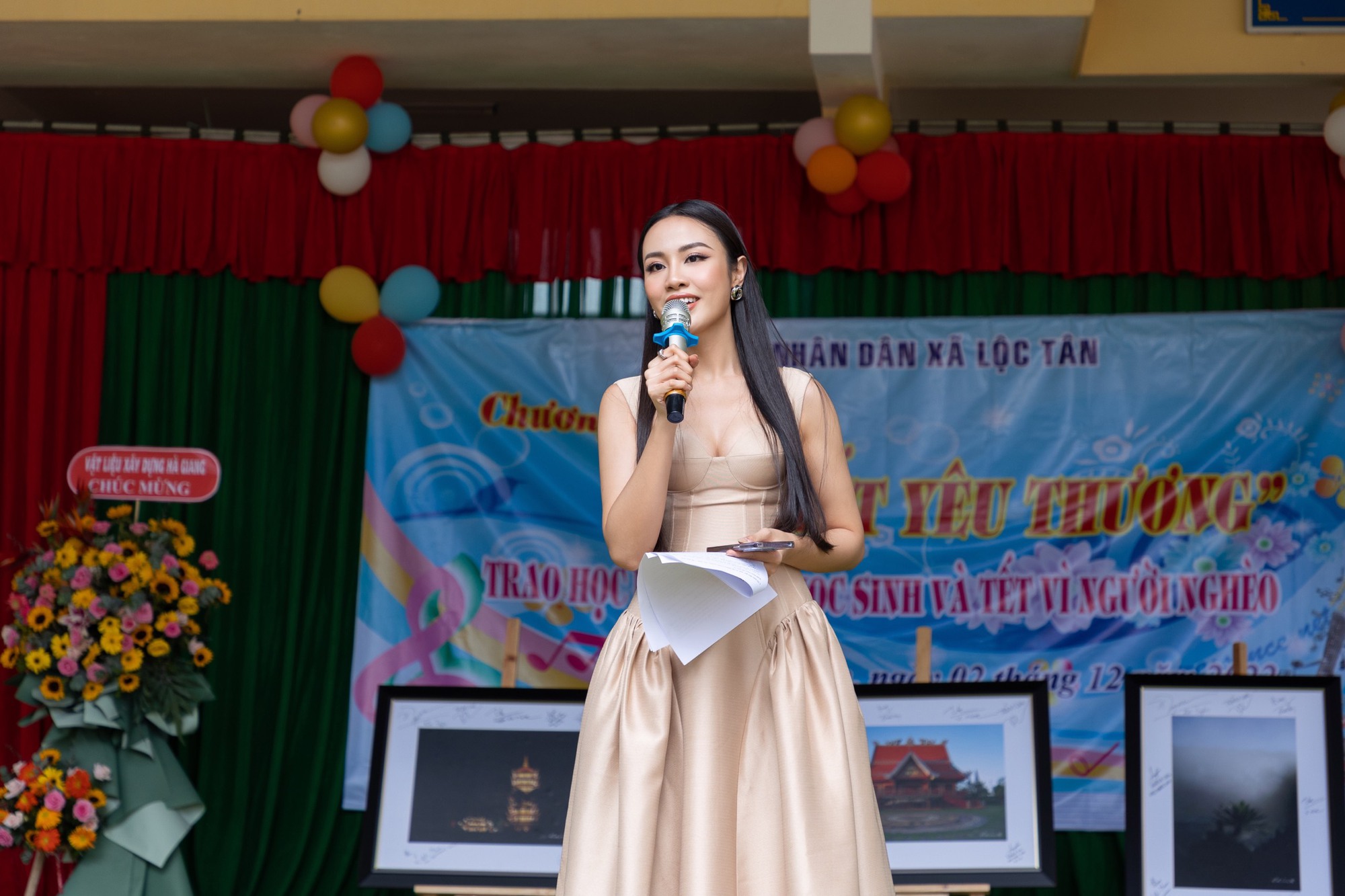 Hành động ấm áp của Hoa hậu Siêu quốc gia Lalela Mswane, Hoa hậu Trái đất Angela Ong khi đến Việt Nam  - Ảnh 5.