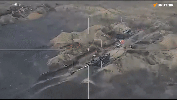 UAV tự sát Lancet của Nga khiến loạt khí tài &quot;khủng&quot; của Ukraine bị phá hủy - Ảnh 3.