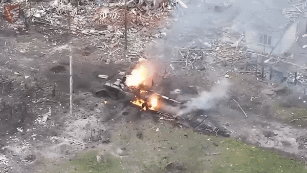 UAV tự sát Lancet của Nga khiến loạt khí tài &quot;khủng&quot; của Ukraine bị phá hủy - Ảnh 28.