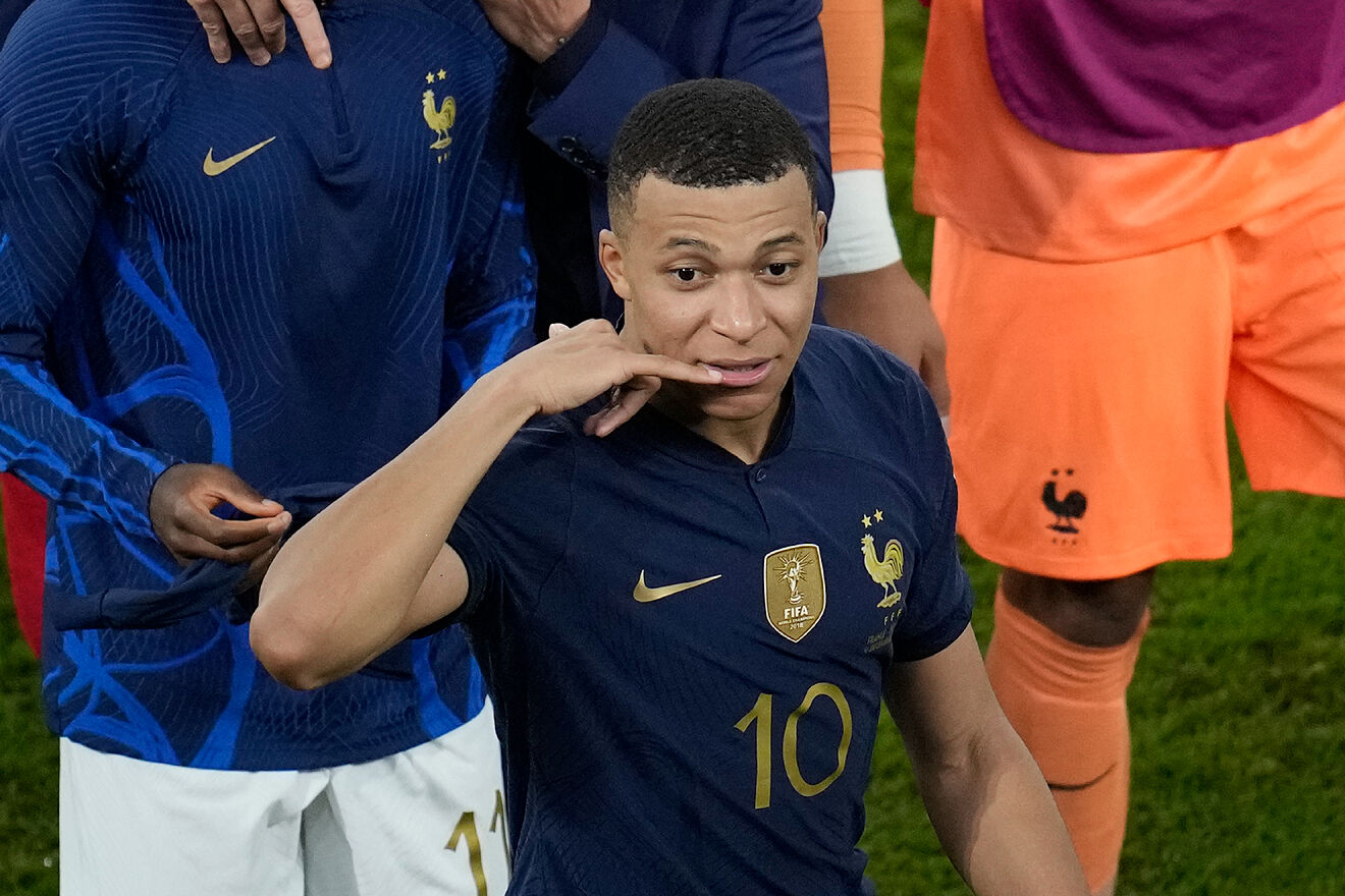 Getafe đăng hình ảnh Mbappe là đồng đội Greenwood | Bóng Đá