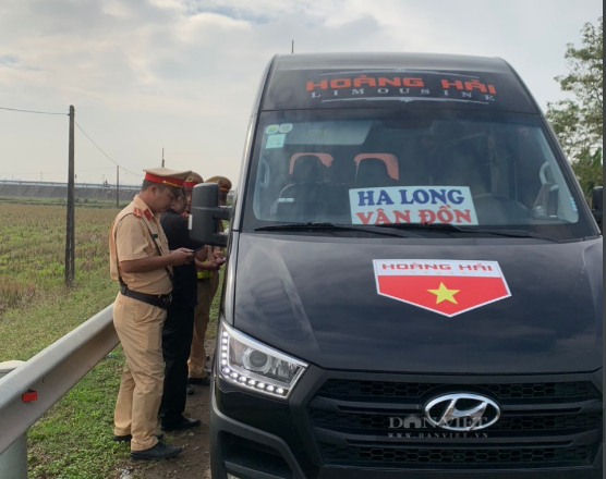 Bùng nổ xe Limousine, Thanh tra Công an chuyển phản ánh tới Sở GTVT tỉnh Quảng Ninh - Ảnh 1.
