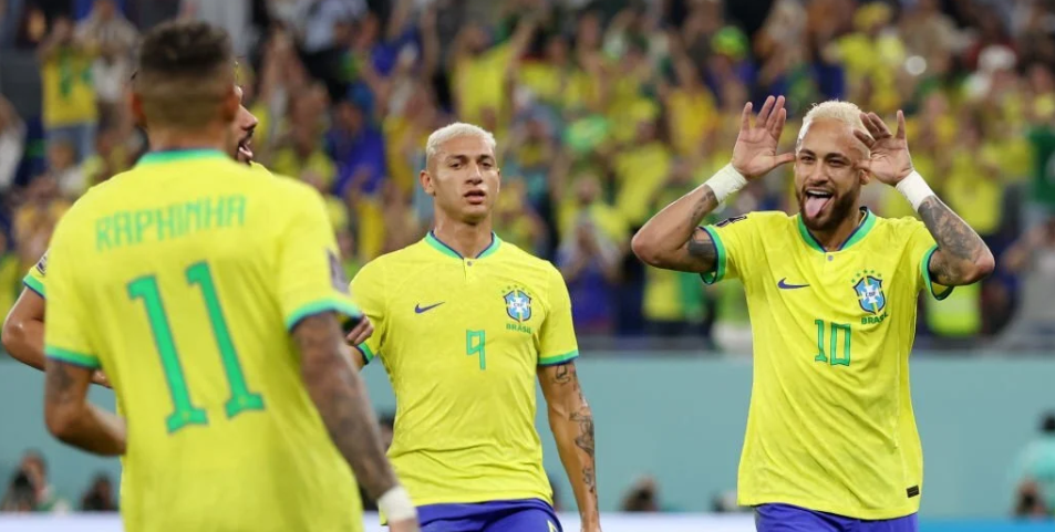 HLV Tite nói gì khi tung thủ môn số 3 của Brazil vào sân đấu Hàn Quốc? - Ảnh 1.