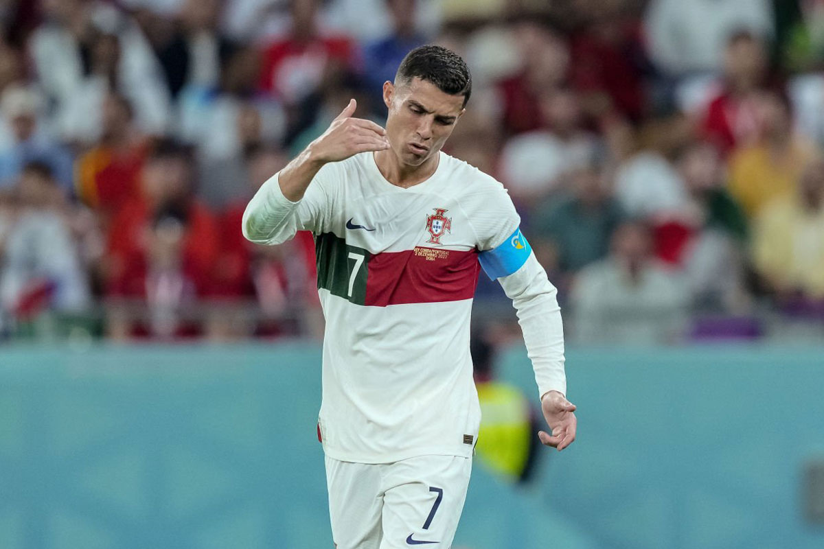 Bạn gái vừa tới Qatar cổ vũ, Ronaldo đã có nguy cơ phải ngồi dự bị - Ảnh 1.