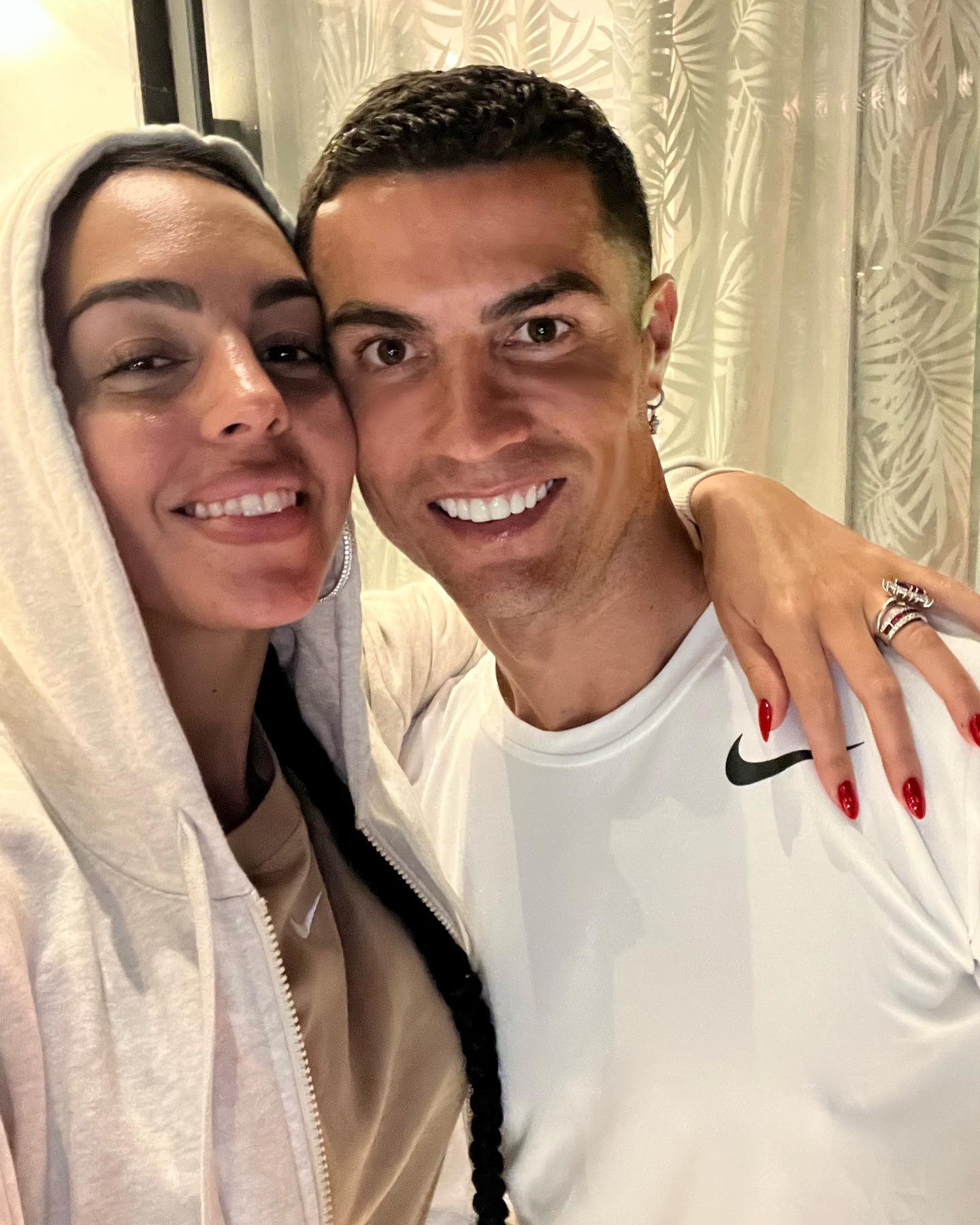 Bạn gái vừa tới Qatar cổ vũ, Ronaldo đã có nguy cơ phải ngồi dự bị - Ảnh 3.