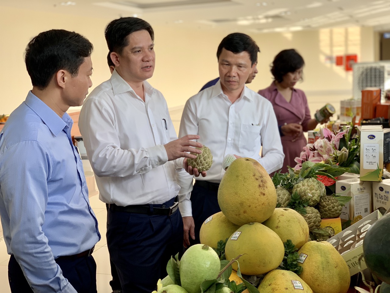 Nông dân Bắc Giang thay đổi tư duy sản xuất, nâng tầm sản phẩm, tăng thu nhập từ chương trình OCOP - Ảnh 4.