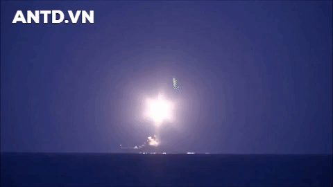 Tên lửa từ tàu chiến và máy bay ném bom chiến lược Nga ào ạt tập kích Ukraine - Ảnh 14.