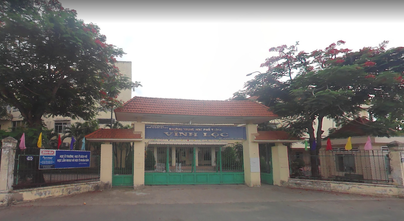 Trường THPT Vĩnh Lộc: Hiệu trưởng xuống làm giáo viên vì không được bổ nhiệm lại - Ảnh 1.