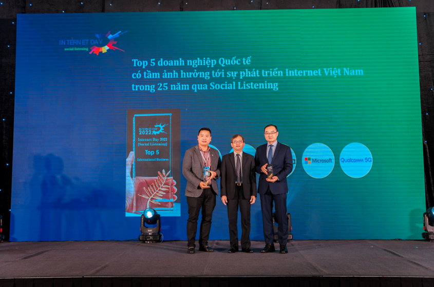 Huawei nhận giải thưởng Top 5 Doanh nghiệp Quốc tế có tầm ảnh hưởng tới sự phát triển Internet Việt Nam - Ảnh 1.