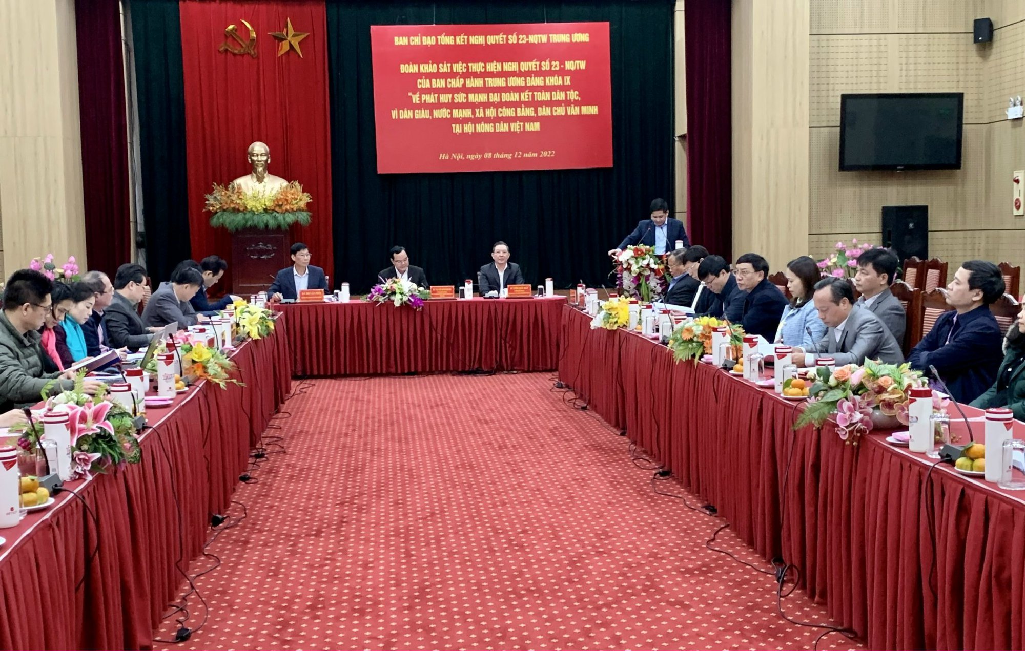 Đoàn khảo sát Ban Chỉ đạo Trung ương tổng kết Nghị quyết số 23 làm việc với Trung ương Hội Nông dân Việt Nam - Ảnh 1.