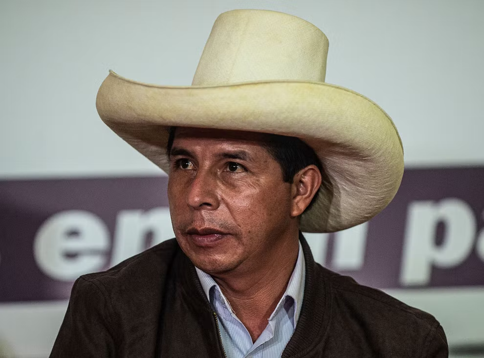 Tổng thống Peru Pedro Castillo bị Quốc hội cách chức và buộc tội nổi loạn - Ảnh 1.