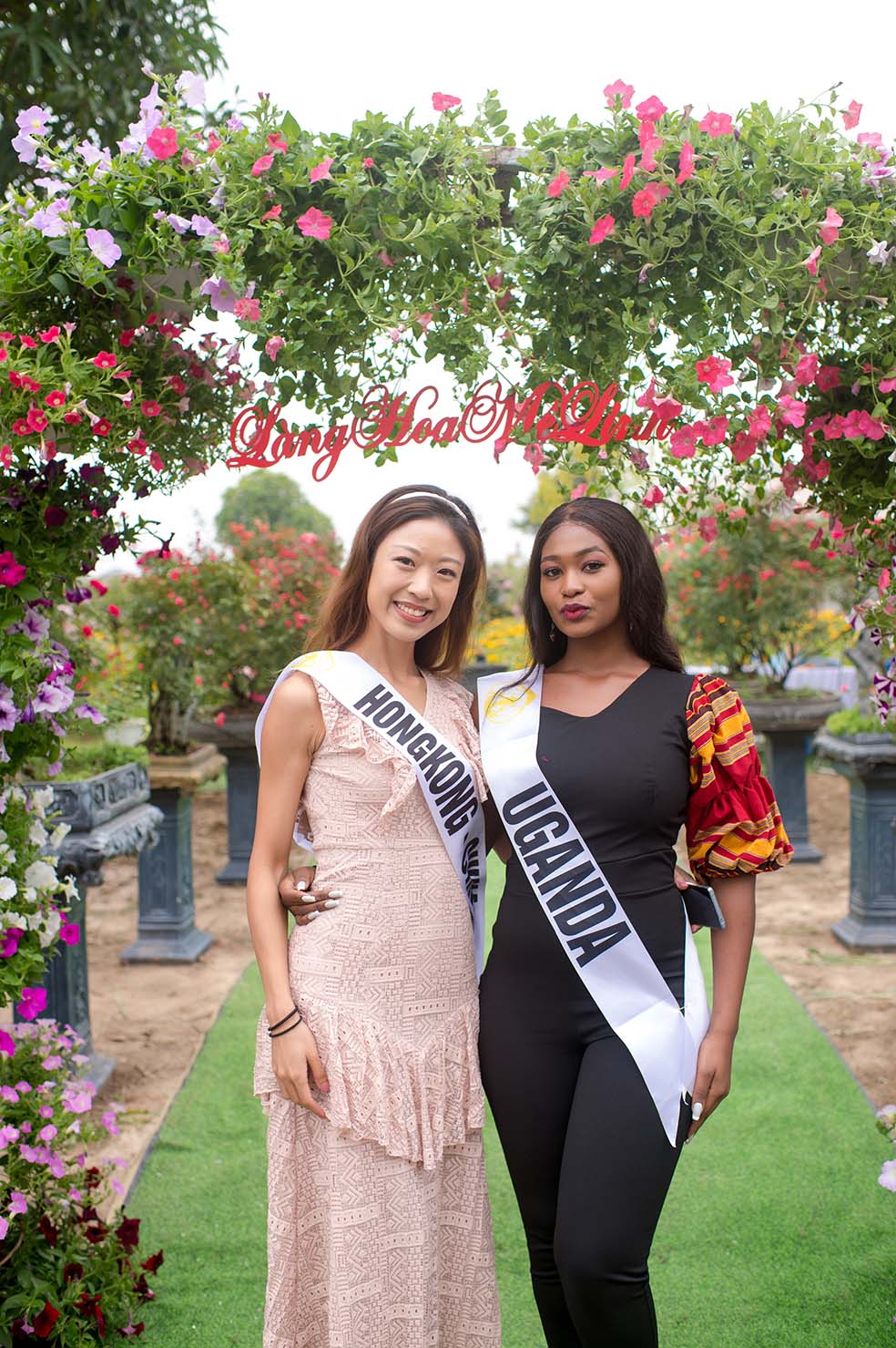 Làng hoa Mê Linh bất ngờ đón tiếp các hoa hậu Miss Tourism World 2022 - Ảnh 8.