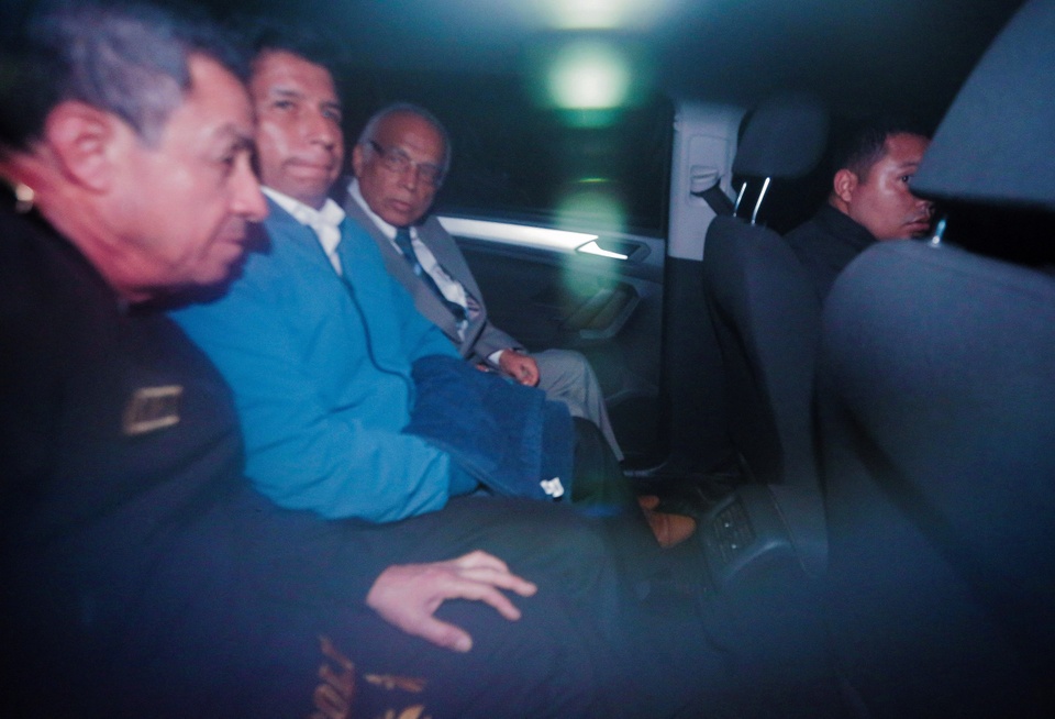 Cựu tổng thống Peru lần đầu hầu tòa sau khi bị phế truất - Ảnh 1.