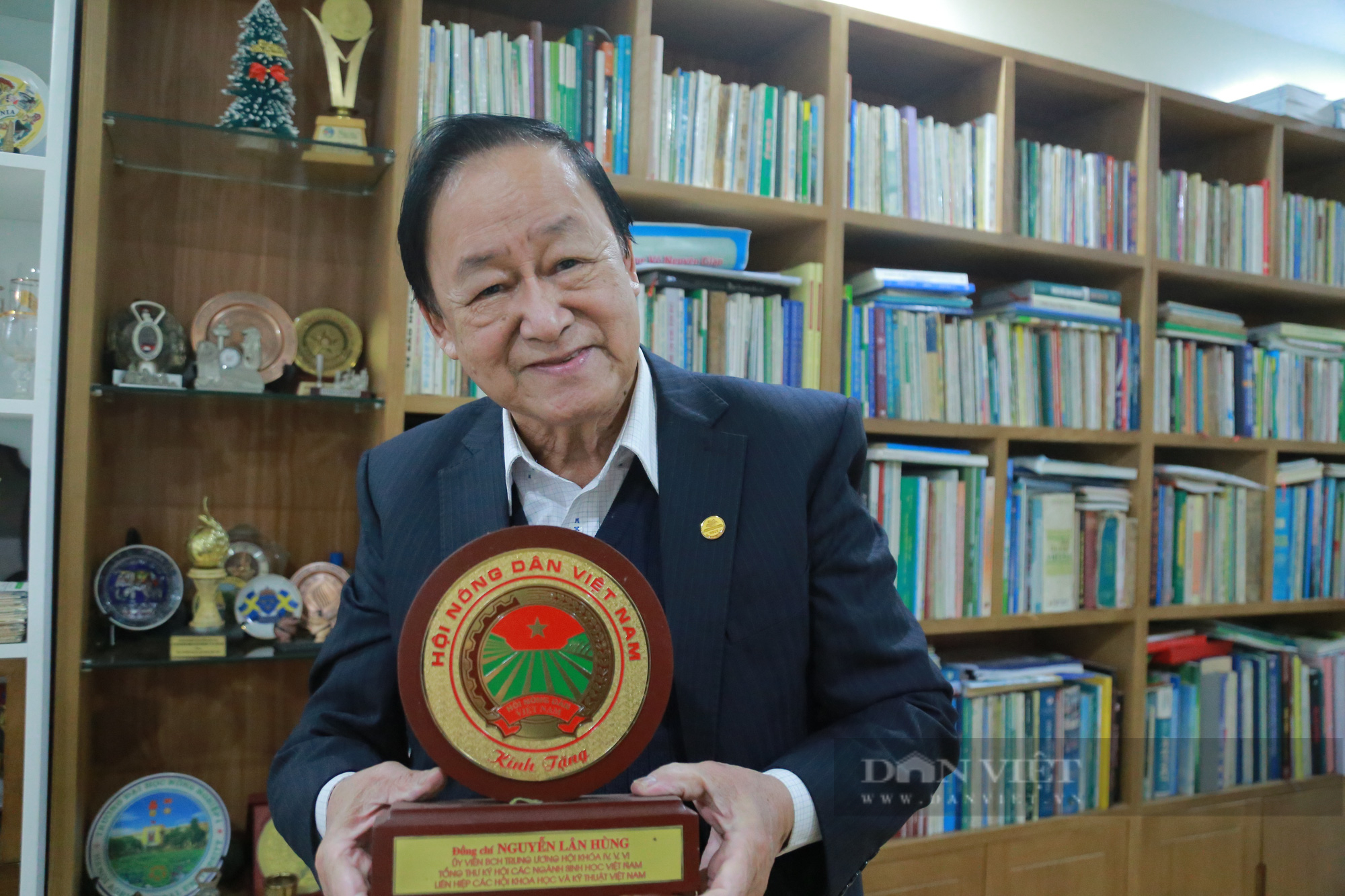 Chuyên gia Nguyễn Lân Hùng: &quot;Mọi người bảo gia đình tôi hiếu học do gen, nhưng không phải...&quot; - Ảnh 7.