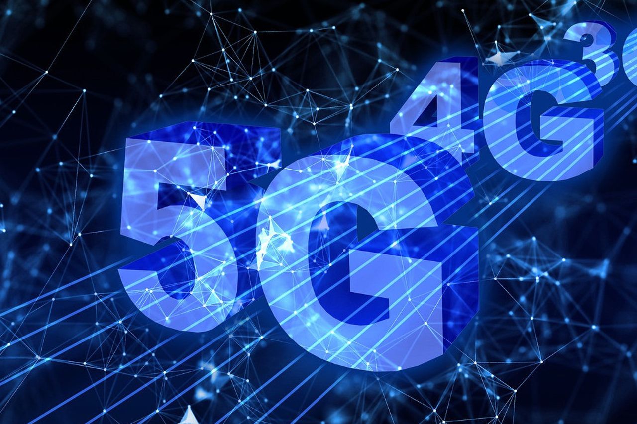 Compared to the previous generation of technology, Ismail assesses that the development of 5G brings a different nuance.  Photo: @AFP.