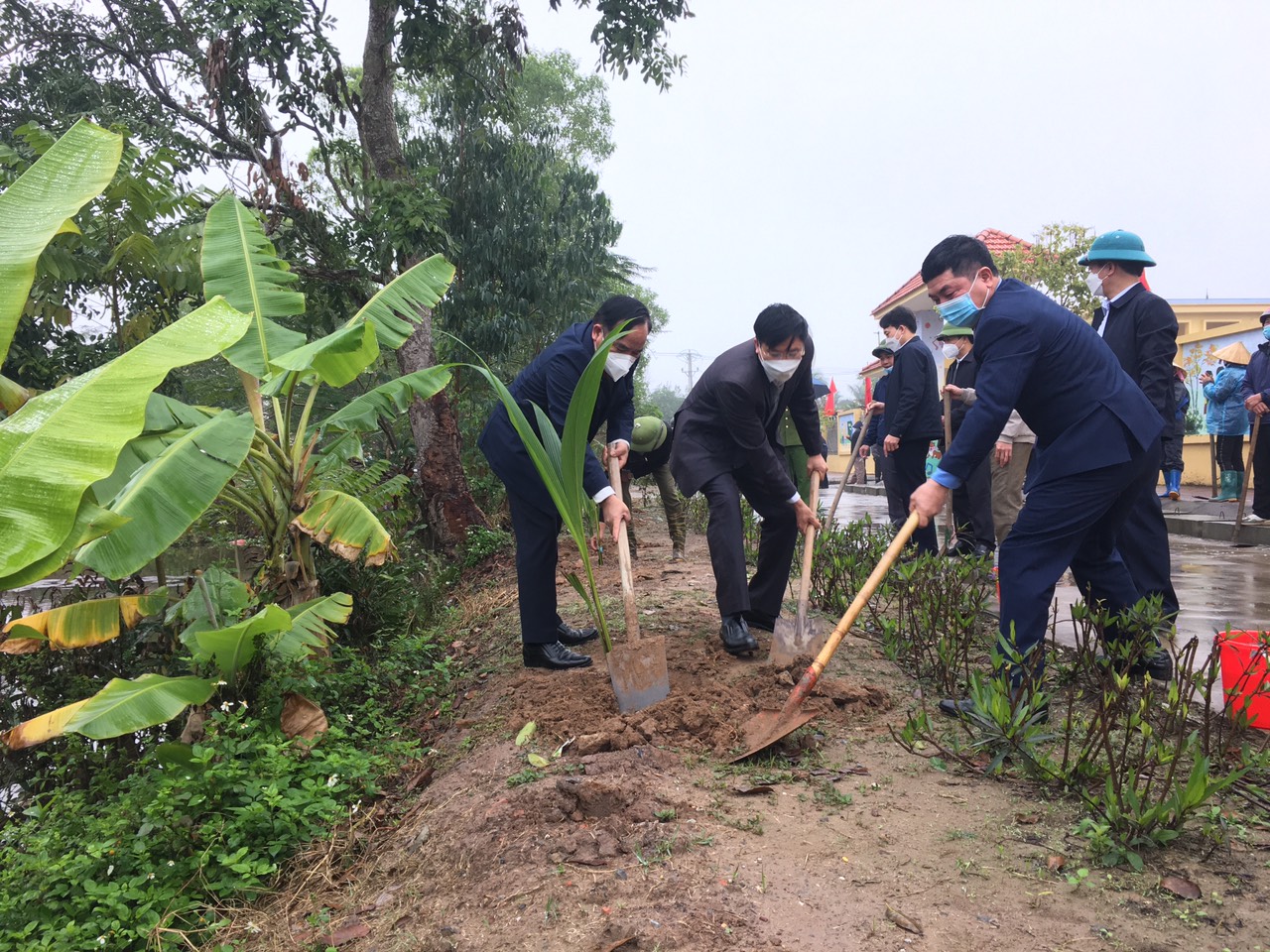 Hội Nông dân huyện Tiên Lãng: Phát động trồng cây góp phần bảo vệ môi trường - Ảnh 1.