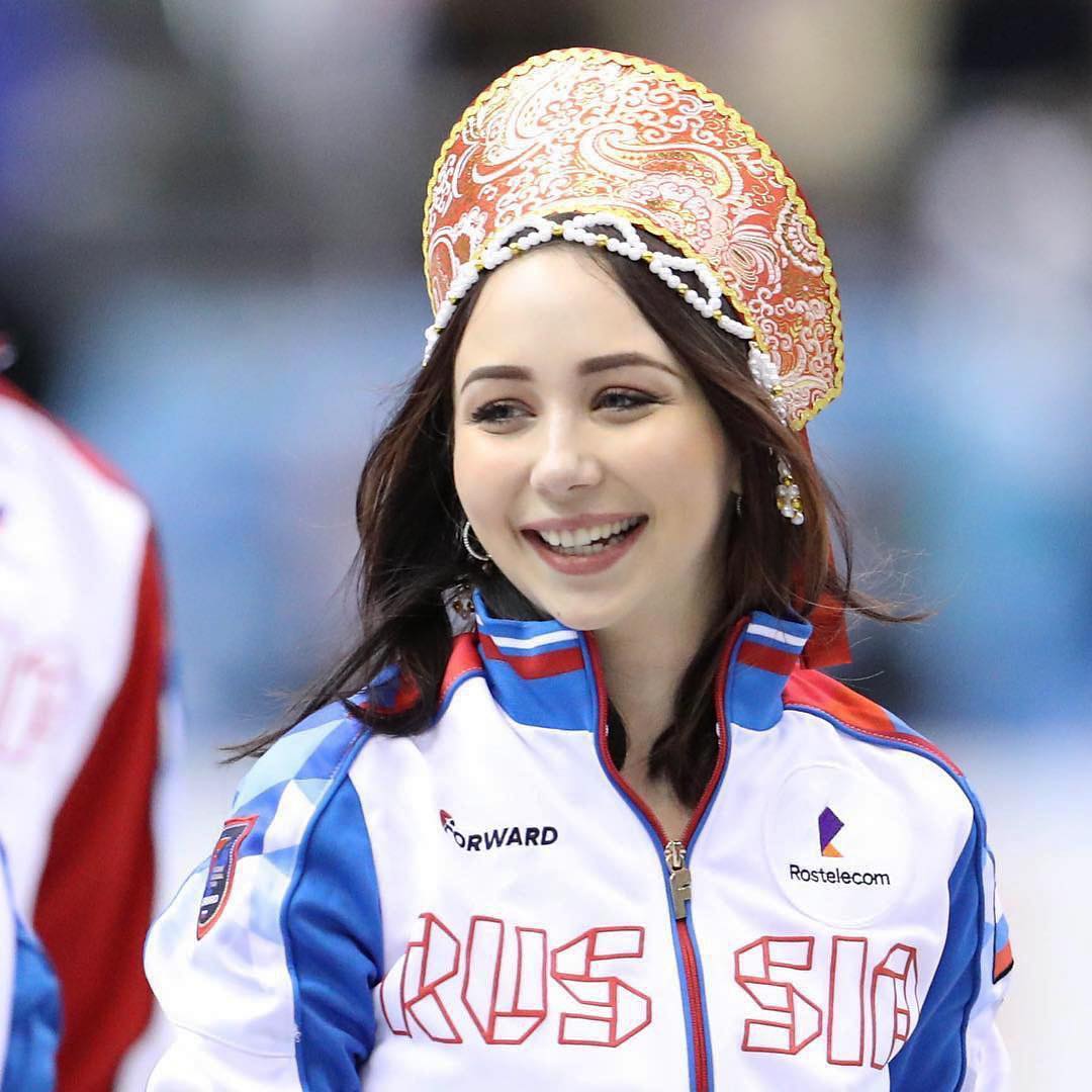 Nữ hoàng trượt băng nghệ thuật tại Olympic mùa đông  2022 gợi cảm đốn tim người hâm mộ - Ảnh 3.