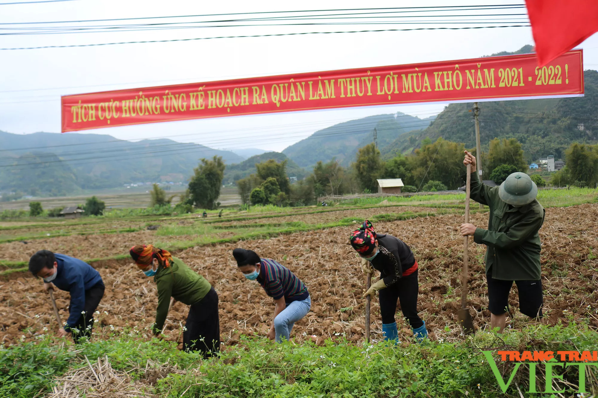 Nông thôn Tây Bắc: Thuận Châu phát động toàn dân ra quân làm thủy lợi mùa khô năm 2022 - Ảnh 2. Nông thôn Tây Bắc: Thuận Châu phát động toàn dân ra quân làm thủy lợi mùa khô năm 2022 - Ảnh 2.