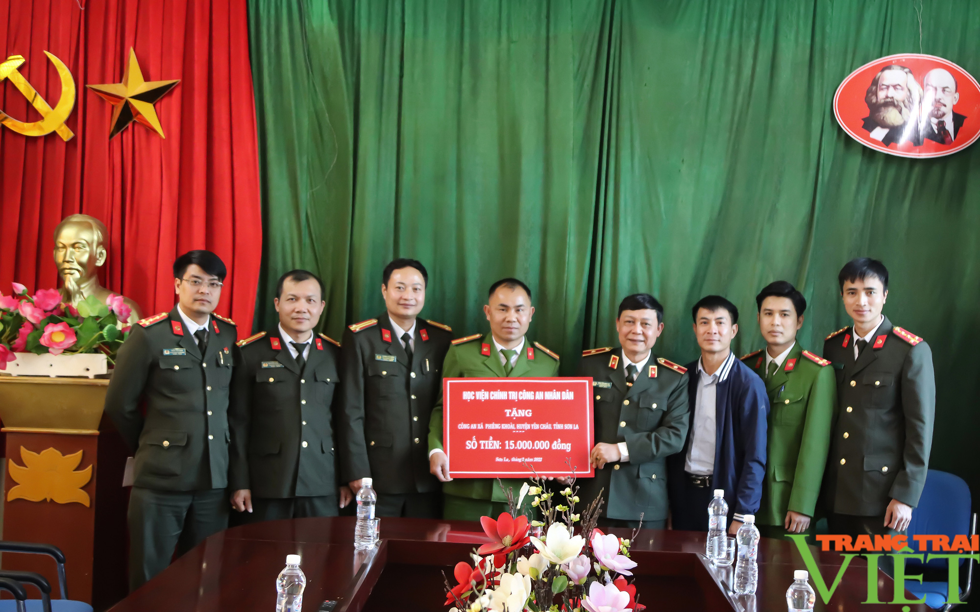 Học viện chính trị CAND: Trao tặng 500 triệu đồng xây nhà tình nghĩa ở Sơn La - Ảnh 1.