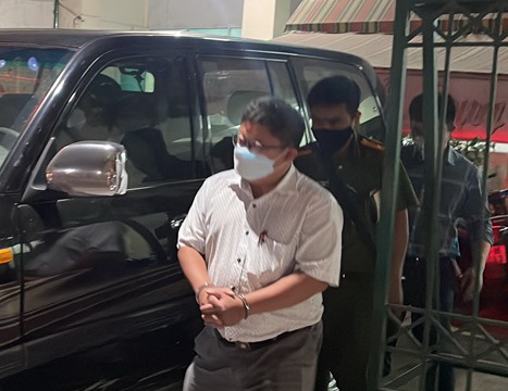 Đang làm thủ tục đình sinh hoạt đảng với ông Nguyễn Ngọc Hai, cựu chủ tịch UBND tỉnh Bình Thuận vừa bị khởi tố - Ảnh 3.