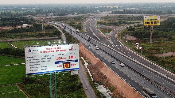 Đến 2025, hoàn thành đầu tư thêm 2.000km đường cao tốc - Ảnh 1.