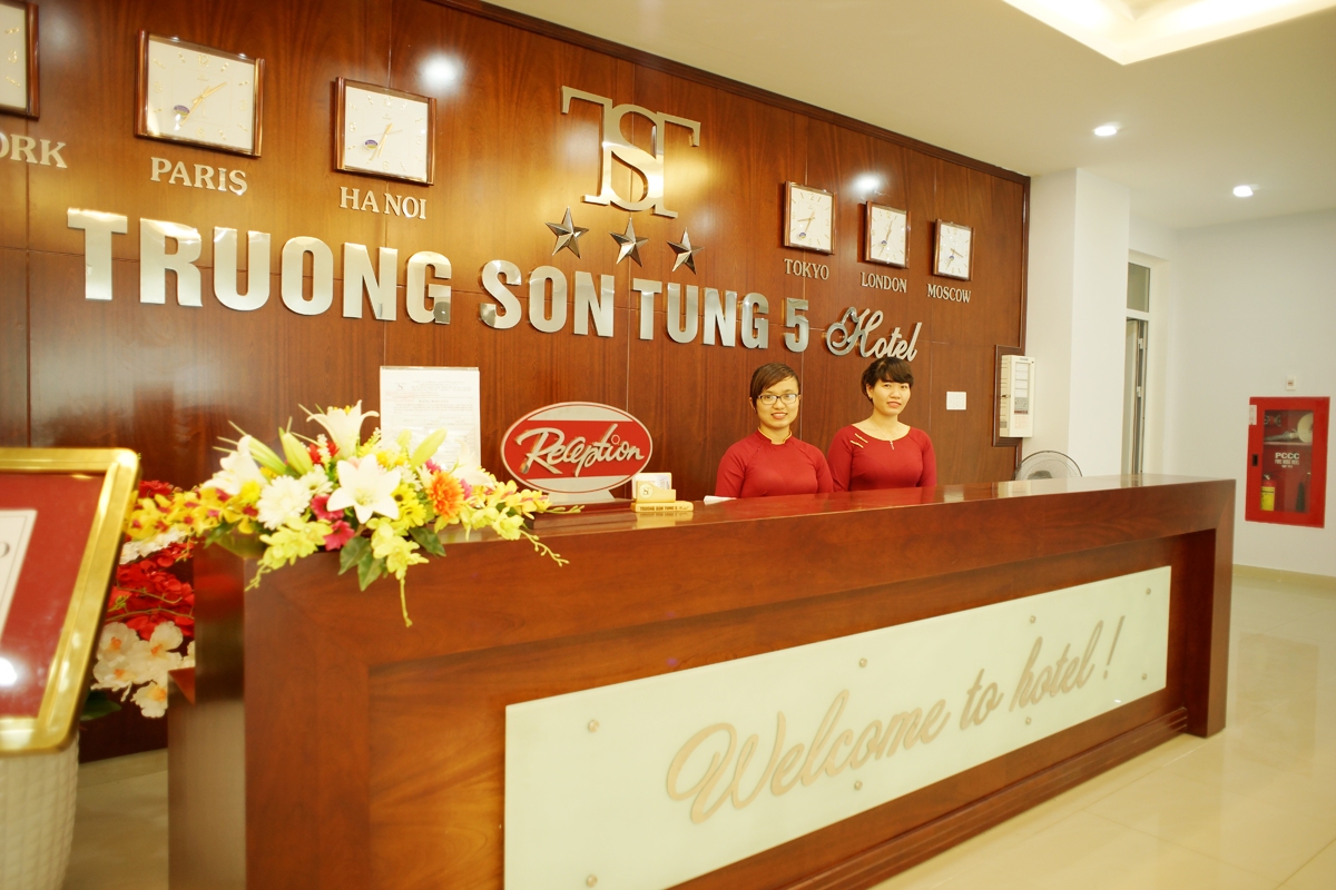 Chân dung chủ đầu tư xây bệnh viện 7 tầng không phép ở Đà Nẵng - Ảnh 2.