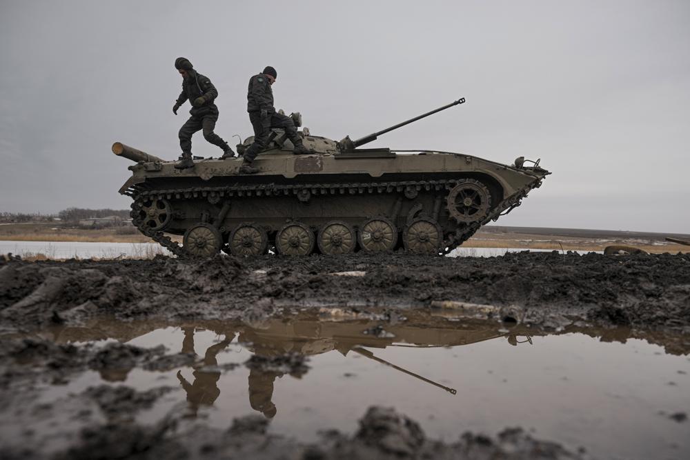 Giới tài phiệt tháo chạy, Ukraine từ bỏ gia nhập NATO để cứu nguy? - Ảnh 1.