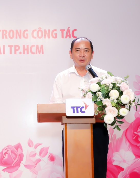 Tri ân những đóng góp của đội ngũ y tế và lực lượng hỗ trợ trong công tác phòng, chống dịch Covid-19 - Ảnh 2.