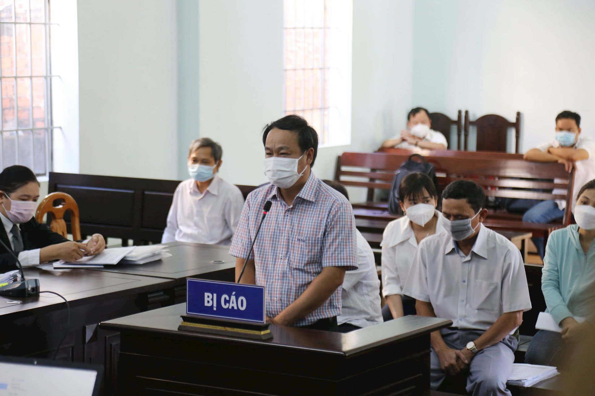 Bình Thuận: Xét xử vụ án xảy ra tại Chi cục Thuế và Văn phòng đăng ký đất đai TP. Phan Thiết - Ảnh 5.