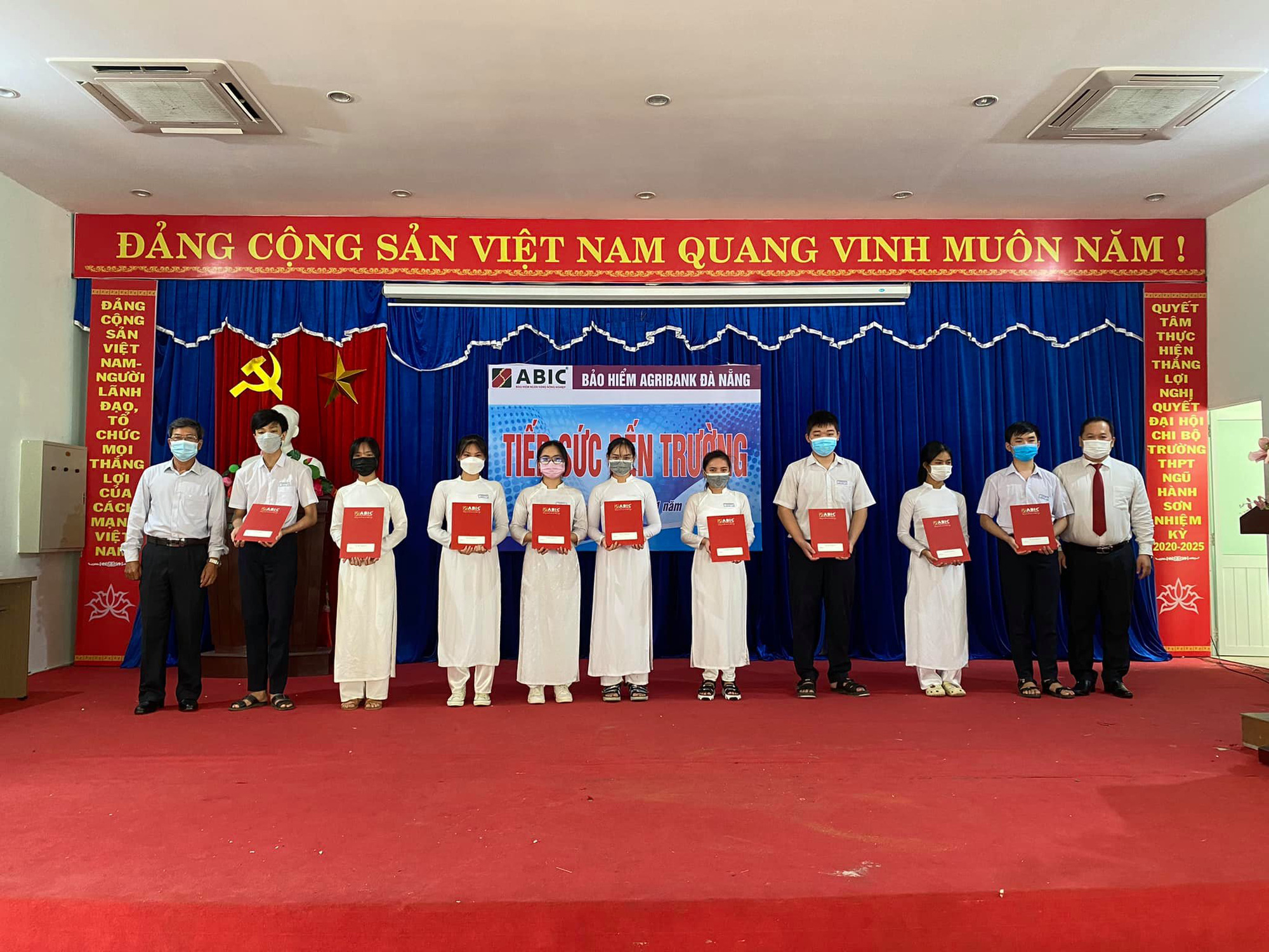Bảo hiểm Agribank Đà Nẵng vượt “bão” Covid-19 đạt kết quả ấn tượng - Ảnh 4.