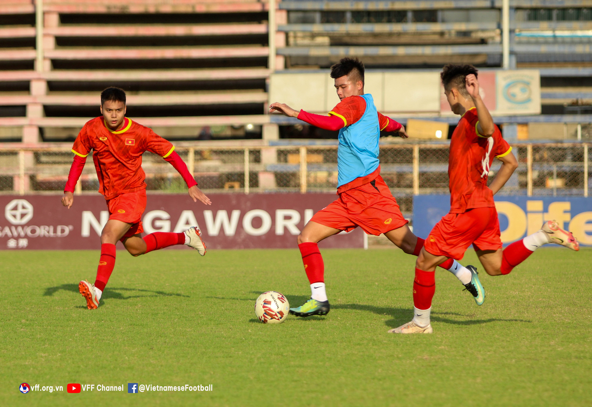 7 cầu thủ U23 Việt Nam phải tập riêng sát ngày đấu U23 Singapore - Ảnh 2.