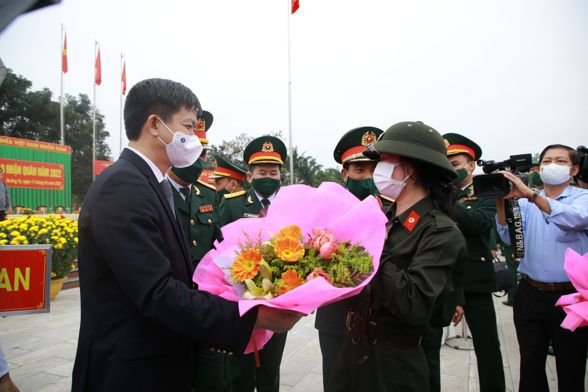 Nữ tân binh duy nhất ở Quảng Trị chia sẻ gì trong ngày nhập ngũ - Ảnh 1.