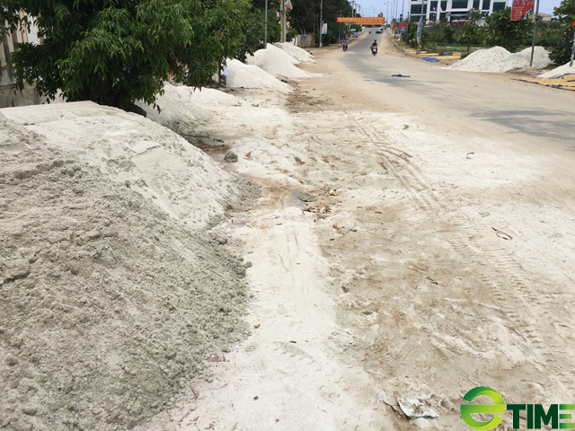 Quảng Ngãi: Siết chặt khai thác cát biển để trồng “vàng trắng” ở đảo Lý Sơn  - Ảnh 5.
