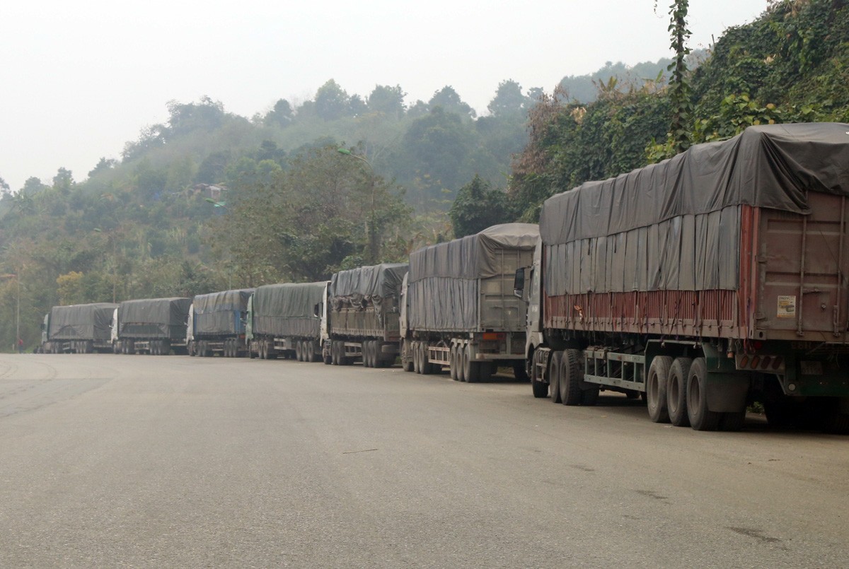 Trung Quốc đột ngột tạm ngừng nhập khẩu hàng hóa qua cửa khẩu tỉnh Lào Cai, nông sản nào bị ảnh hưởng? - Ảnh 2.
