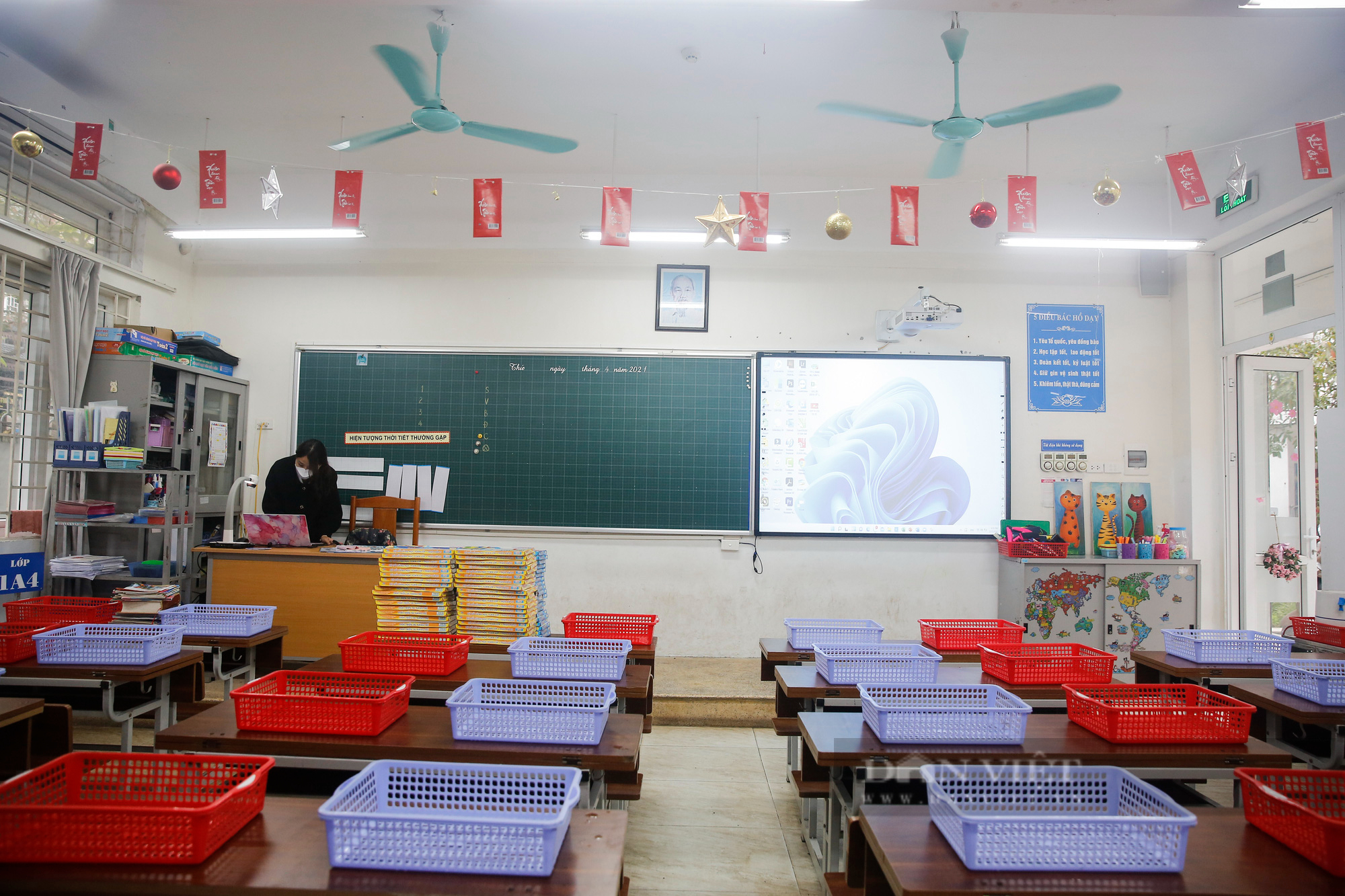Các trường tiểu học nội thành Hà Nội gấp rút chuẩn bị đón học sinh trở lại - Ảnh 14.