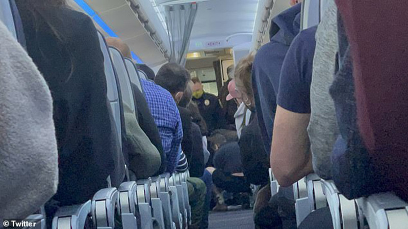 Mỹ: Các hành khách gây rối dẫn tới nhiều sự cố chuyến bay - Ảnh 5.