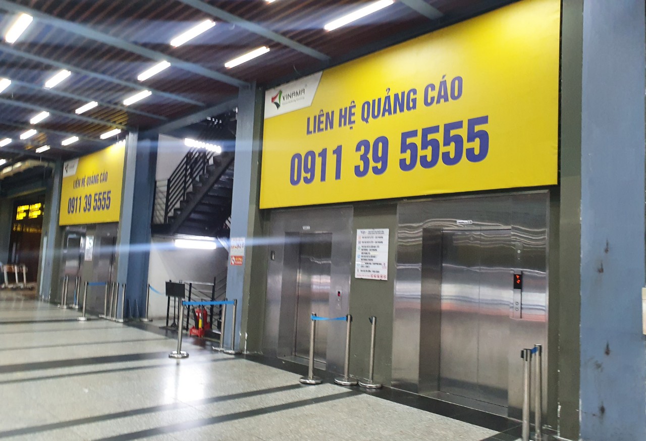 Sân bay Tân Sơn Nhất &quot;dễ thở&quot; hơn khi có thêm làn đón khách cho xe công nghệ - Ảnh 3.