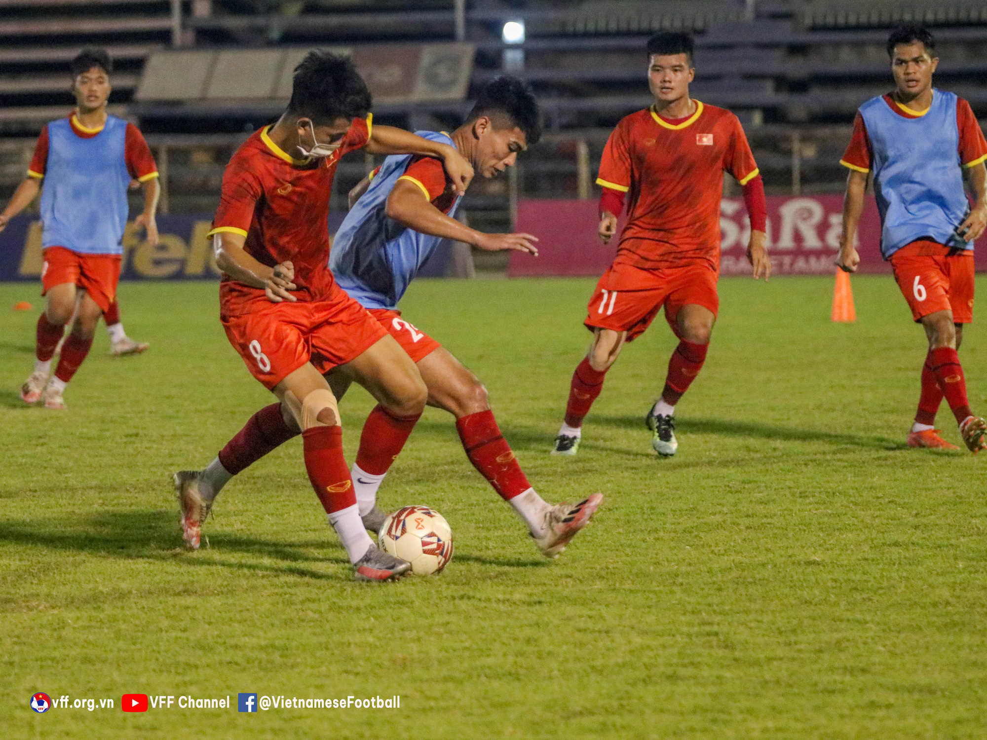 Bao nhiêu cầu thủ U23 Việt Nam âm tính Covid-19, đủ điều kiện xuất trận đấu U23 Singapore? - Ảnh 2.