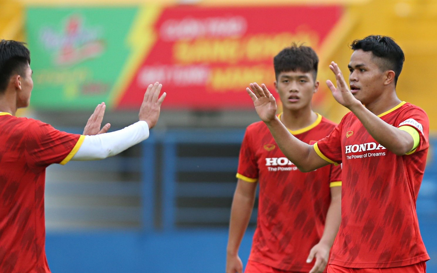 Hạ U23 Singapore 7-0, U23 Việt Nam thị uy sức mạnh