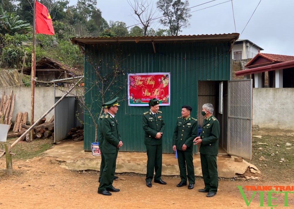 Bộ Chỉ huy Bộ đội Biên phòng tỉnh Sơn La: Thăm và chúc Tết các tổ, chốt khu vực biên giới  - Ảnh 2.