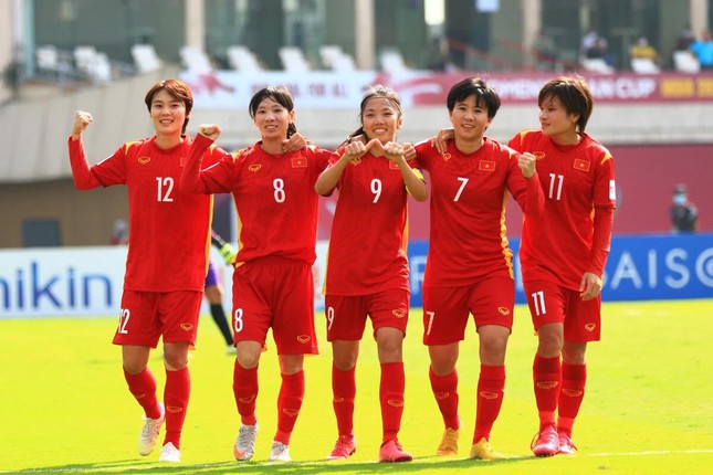 Thắng Thái Lan 2-0, ĐT nữ Việt Nam rộng cửa dự World Cup 2023 - Ảnh 1.