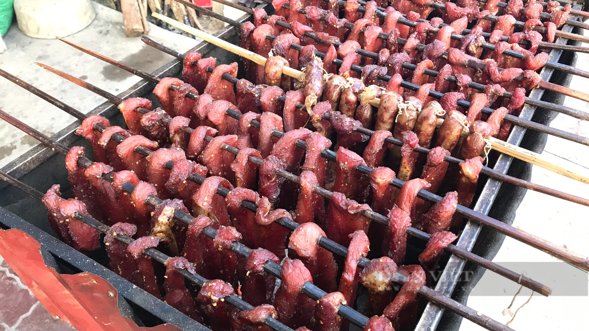 Thịt trâu gác bếp món ăn đặc sắc ngày Tết của người Thái - Ảnh 2.