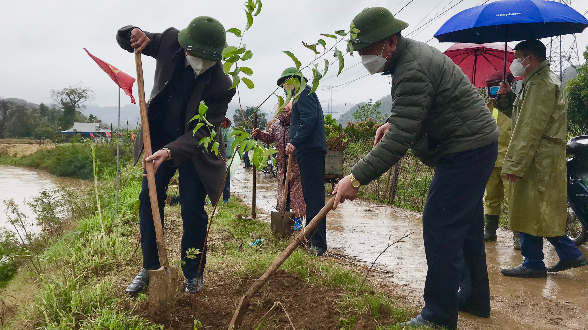 Hội Nông dân tỉnh Sơn La tổ chức lễ phát động hưởng ứng chương trình trồng 1 tỷ cây xanh  - Ảnh 2.