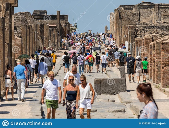 Italia: Điểm đến Pompeii hé lộ đam mê của người La Mã Cổ đại với “nghệ thuật ái ân”. - Ảnh 1.