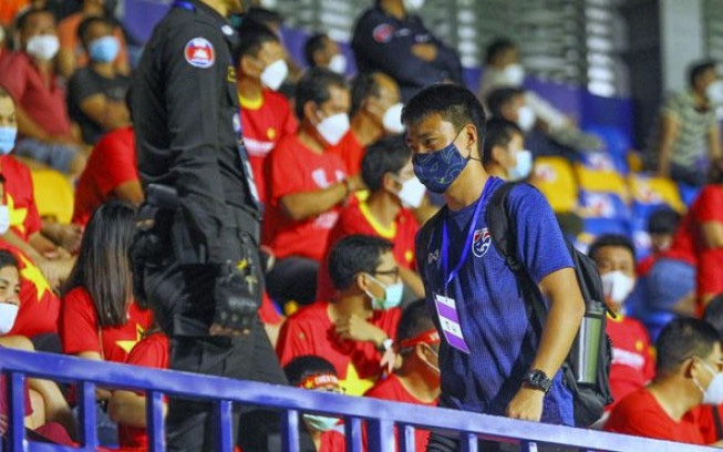 Chứng kiến U23 Việt Nam thắng 7-0, HLV U23 Thái Lan... bỏ về