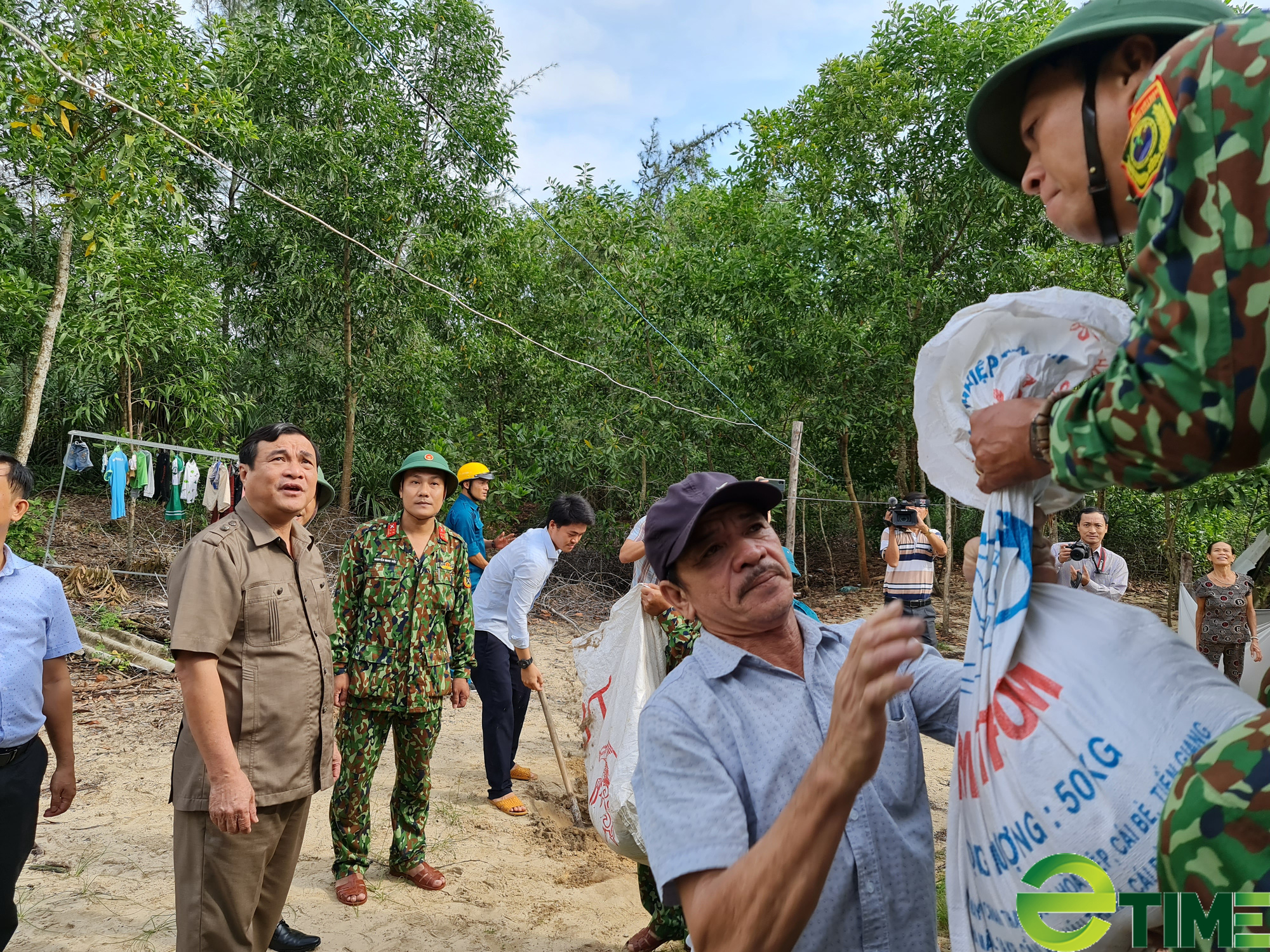 Quảng Nam: Xây dựng 893 căn chòi phòng trú bão, lũ cho người dân - Ảnh 2.