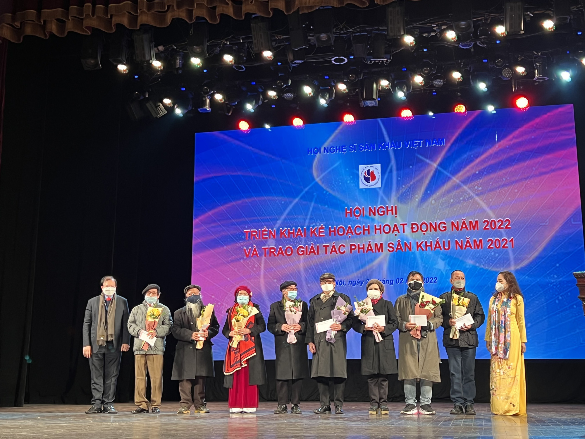 NSƯT Tạ Tuấn Minh và diễn viên Thùy Dương nhận giải xuất sắc của Hội Nghệ sĩ Sân khấu - Ảnh 4.